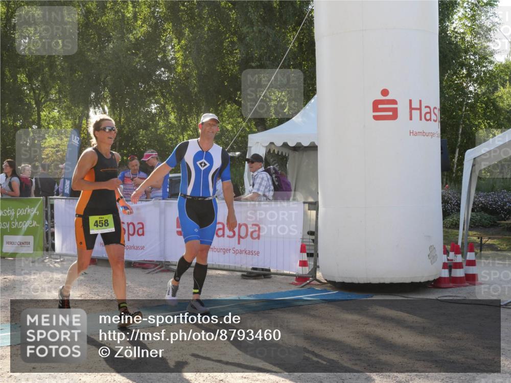 07.09.2025 - 19. Norderstedt Triathlon Zöllner http://msf.ph/oto/8793460 07.09.2025 16:37:04 Ziel 458, 1565, 1571 meine-sportfotos.de
