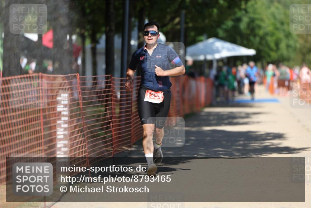 07.09.2025 - 19. Norderstedt Triathlon Michael Strokosch http://msf.ph/oto/8793465 07.09.2025 13:43:46 Laufen 1354 meine-sportfotos.de