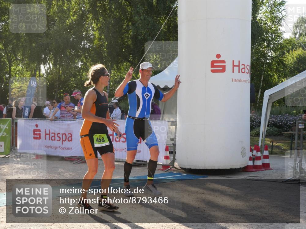 07.09.2025 - 19. Norderstedt Triathlon Zöllner http://msf.ph/oto/8793466 07.09.2025 16:37:05 Ziel 458, 1565, 1571 meine-sportfotos.de