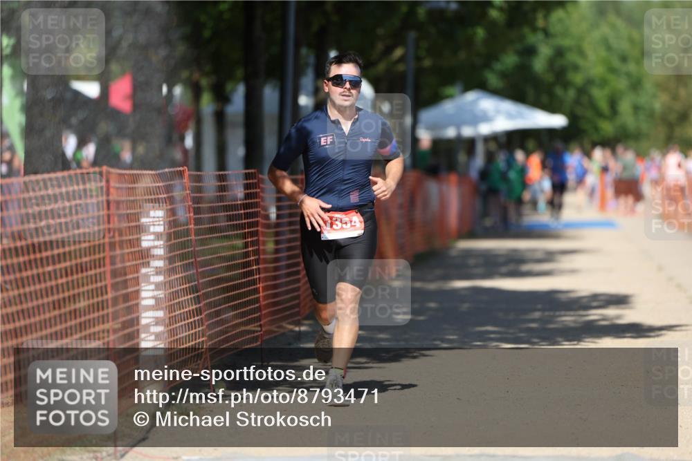 07.09.2025 - 19. Norderstedt Triathlon Michael Strokosch http://msf.ph/oto/8793471 07.09.2025 13:43:47 Laufen 1354 meine-sportfotos.de