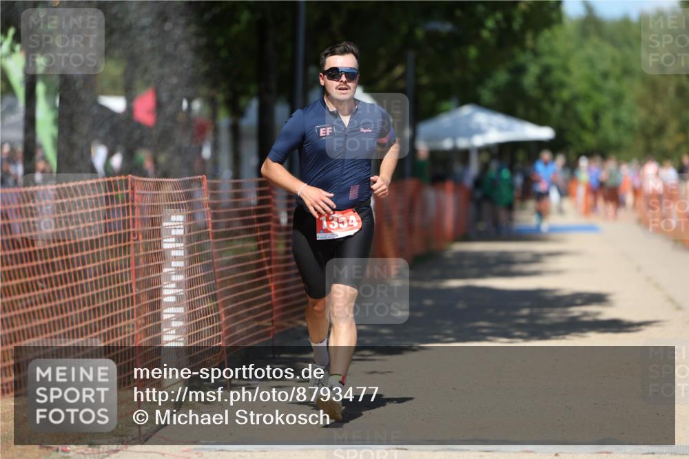 07.09.2025 - 19. Norderstedt Triathlon Michael Strokosch http://msf.ph/oto/8793477 07.09.2025 13:43:47 Laufen 1354 meine-sportfotos.de