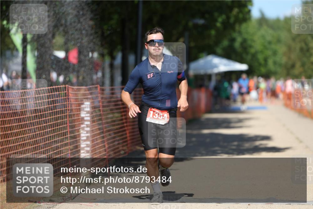 07.09.2025 - 19. Norderstedt Triathlon Michael Strokosch http://msf.ph/oto/8793484 07.09.2025 13:43:48 Laufen 1354 meine-sportfotos.de
