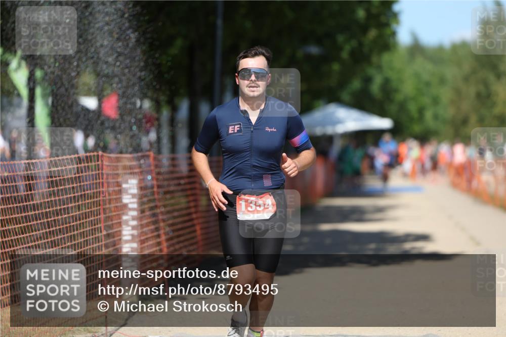 07.09.2025 - 19. Norderstedt Triathlon Michael Strokosch http://msf.ph/oto/8793495 07.09.2025 13:43:48 Laufen 1354 meine-sportfotos.de