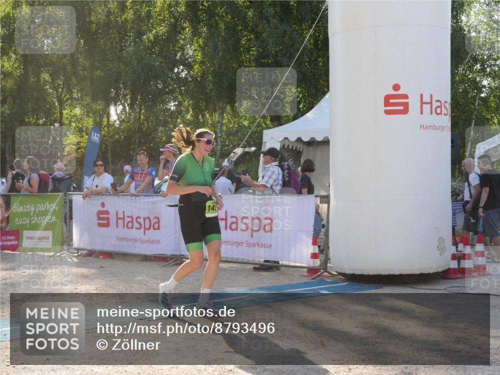 07.09.2025 - 19. Norderstedt Triathlon Zöllner http://msf.ph/oto/8793496 07.09.2025 16:37:14 Ziel 530, 1495 meine-sportfotos.de