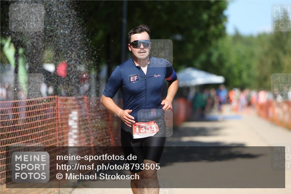 07.09.2025 - 19. Norderstedt Triathlon Michael Strokosch http://msf.ph/oto/8793505 07.09.2025 13:43:49 Laufen 1354 meine-sportfotos.de