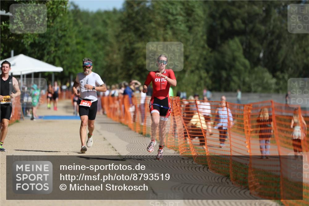 07.09.2025 - 19. Norderstedt Triathlon Michael Strokosch http://msf.ph/oto/8793519 07.09.2025 11:48:41 Laufen 231, 284, 1208, 1341 meine-sportfotos.de