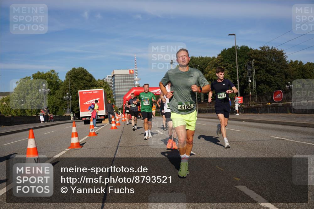 07.09.2025 - BARMER Alsterlauf Yannick Fuchs http://msf.ph/oto/8793521 07.09.2025 09:43:21 Laufen 5425, 5018, 4164, 3411 meine-sportfotos.de