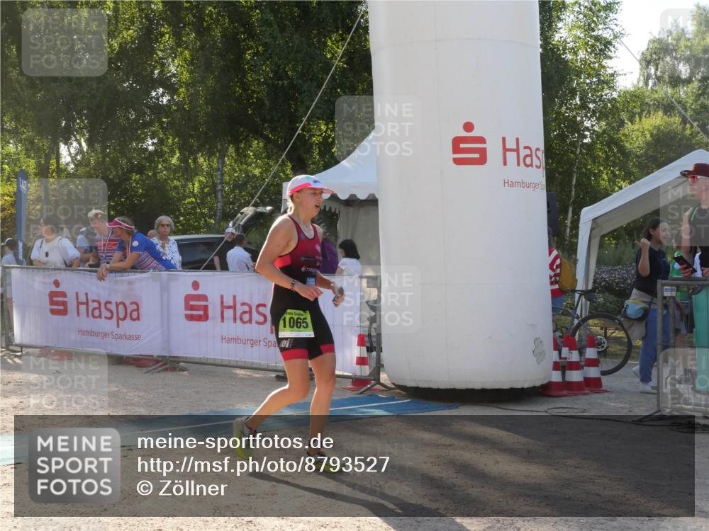07.09.2025 - 19. Norderstedt Triathlon Zöllner http://msf.ph/oto/8793527 07.09.2025 16:37:21 Ziel 530, 1065 meine-sportfotos.de