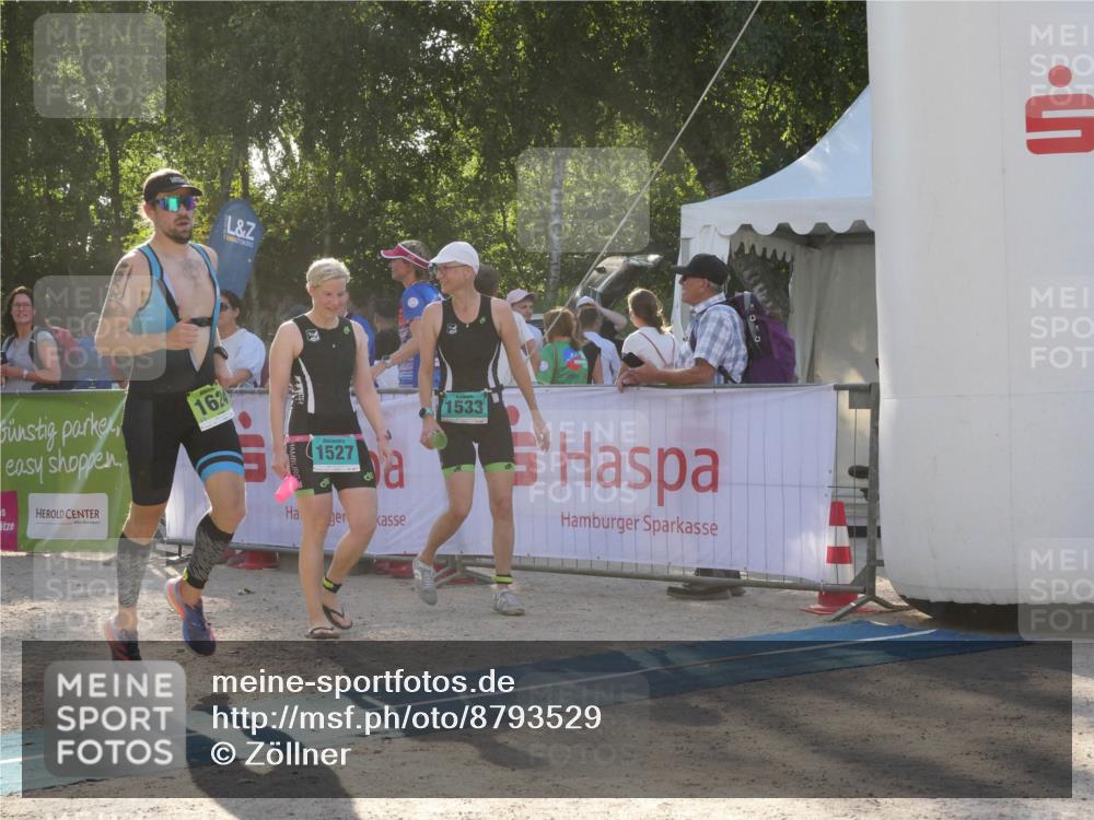 07.09.2025 - 19. Norderstedt Triathlon Zöllner http://msf.ph/oto/8793529 07.09.2025 16:37:27 Ziel 1527, 1533, 1591, 1624 meine-sportfotos.de