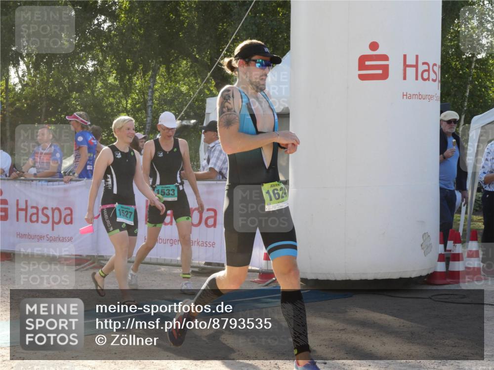 07.09.2025 - 19. Norderstedt Triathlon Zöllner http://msf.ph/oto/8793535 07.09.2025 16:37:28 Ziel 1527, 1533, 1591, 1624 meine-sportfotos.de