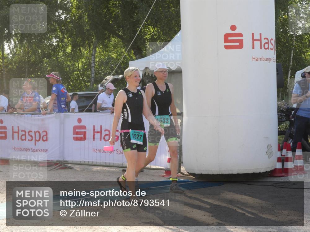 07.09.2025 - 19. Norderstedt Triathlon Zöllner http://msf.ph/oto/8793541 07.09.2025 16:37:29 Ziel 1527, 1533, 1591, 1624 meine-sportfotos.de