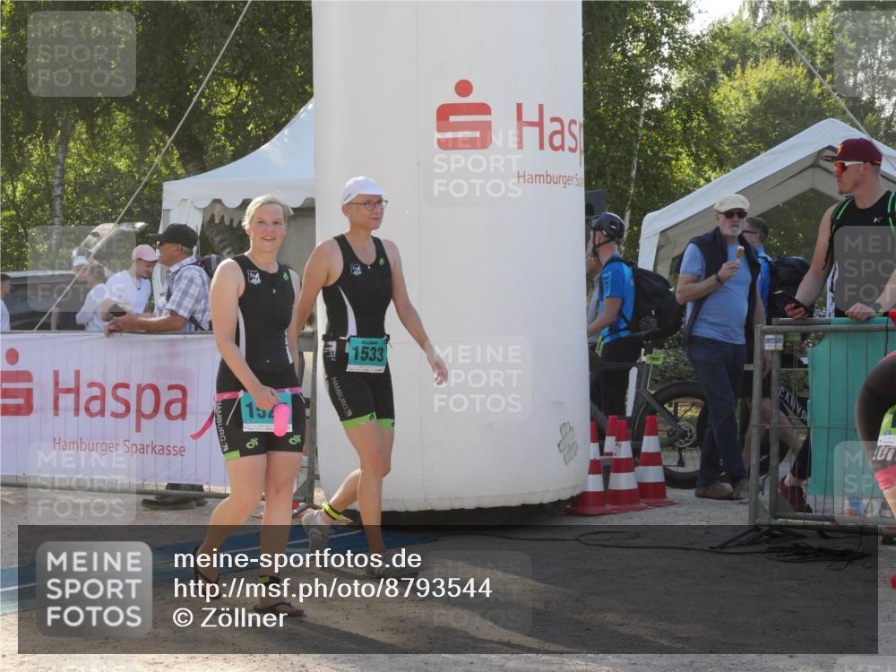07.09.2025 - 19. Norderstedt Triathlon Zöllner http://msf.ph/oto/8793544 07.09.2025 16:37:30 Ziel 1527, 1533, 1591, 1624 meine-sportfotos.de