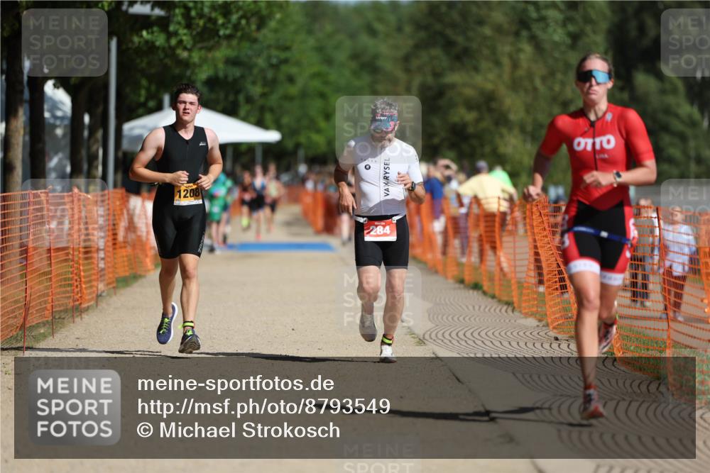 07.09.2025 - 19. Norderstedt Triathlon Michael Strokosch http://msf.ph/oto/8793549 07.09.2025 11:48:43 Laufen 231, 284, 1208 meine-sportfotos.de