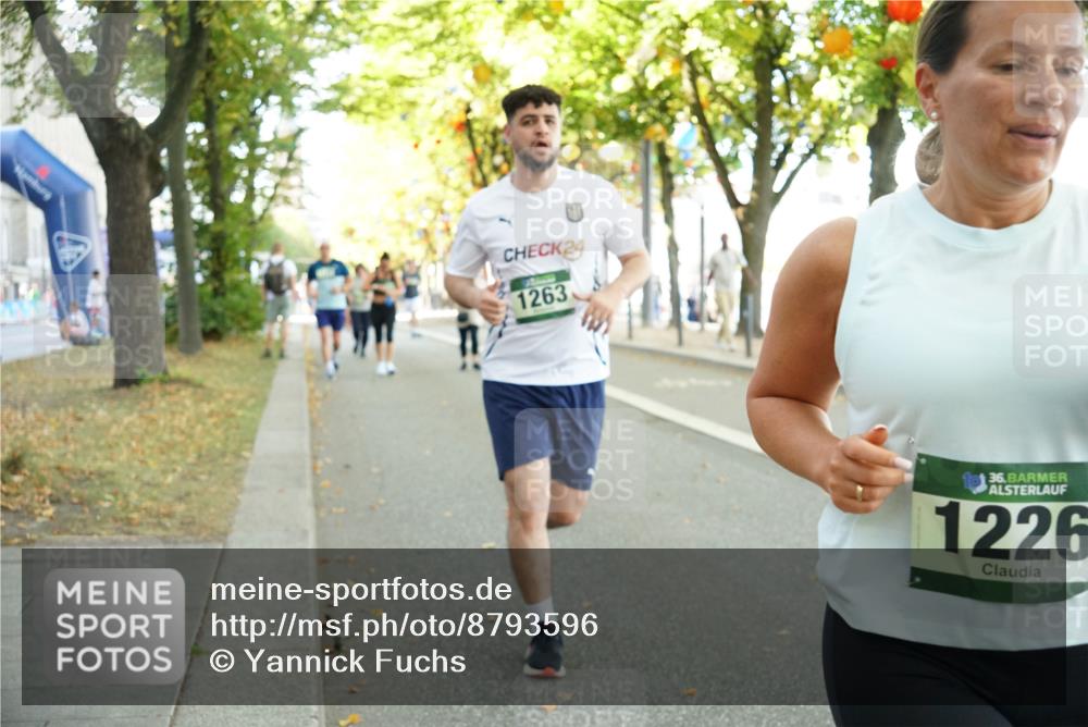 07.09.2025 - BARMER Alsterlauf Yannick Fuchs http://msf.ph/oto/8793596 07.09.2025 11:41:12 Laufen 24, 1263, 36, 1226 meine-sportfotos.de