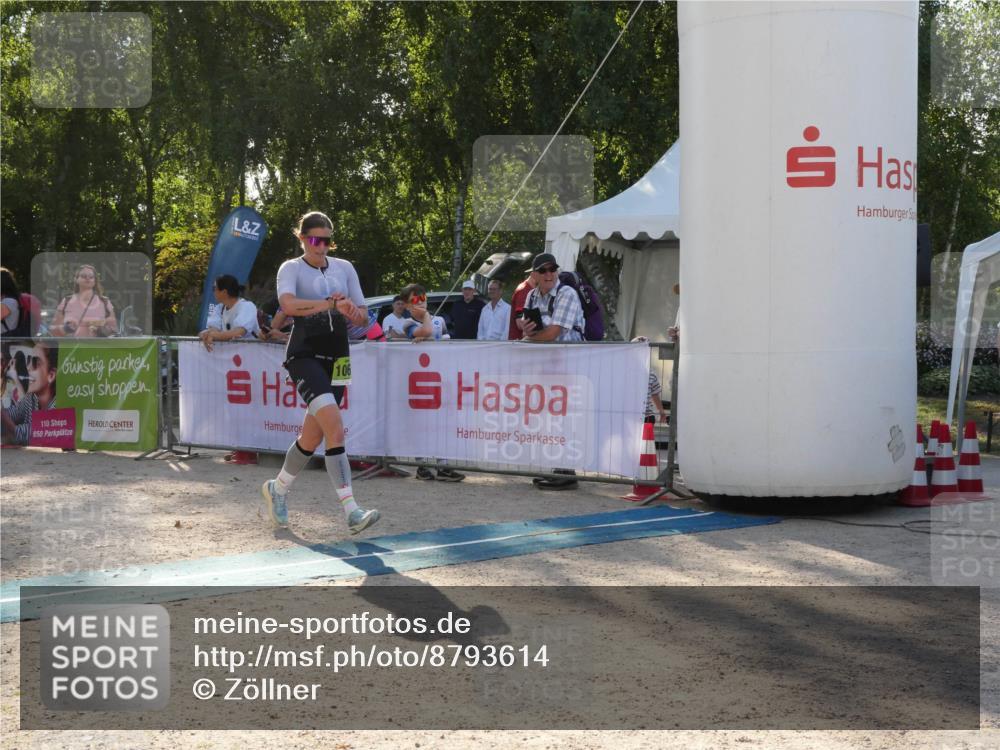 07.09.2025 - 19. Norderstedt Triathlon Zöllner http://msf.ph/oto/8793614 07.09.2025 16:38:16 Ziel 529, 1068, 1563 meine-sportfotos.de