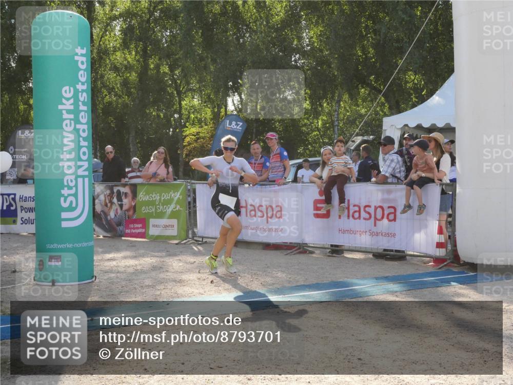 07.09.2025 - 19. Norderstedt Triathlon Zöllner http://msf.ph/oto/8793701 07.09.2025 16:38:57 Ziel 1070, 1625 meine-sportfotos.de