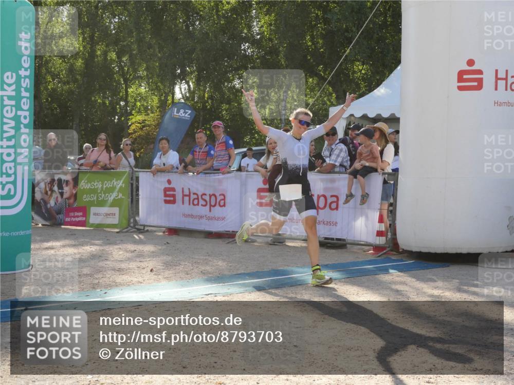 07.09.2025 - 19. Norderstedt Triathlon Zöllner http://msf.ph/oto/8793703 07.09.2025 16:38:58 Ziel 1070, 1625 meine-sportfotos.de