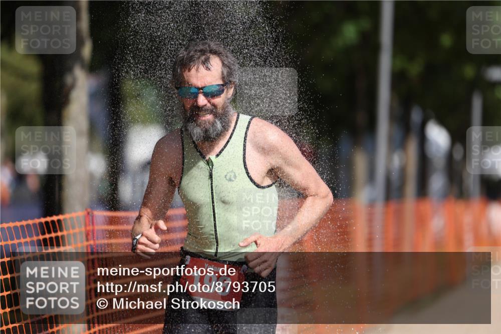 07.09.2025 - 19. Norderstedt Triathlon Michael Strokosch http://msf.ph/oto/8793705 07.09.2025 11:49:05 Laufen 196, 1355, 1394 meine-sportfotos.de