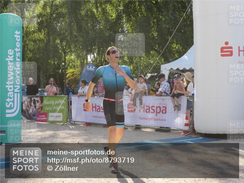 07.09.2025 - 19. Norderstedt Triathlon Zöllner http://msf.ph/oto/8793719 07.09.2025 16:39:01 Ziel 1070, 1625 meine-sportfotos.de