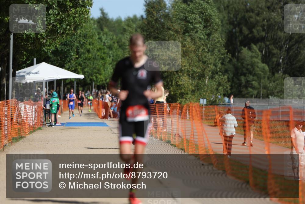 07.09.2025 - 19. Norderstedt Triathlon Michael Strokosch http://msf.ph/oto/8793720 07.09.2025 11:49:06 Laufen 196, 1355, 1394 meine-sportfotos.de