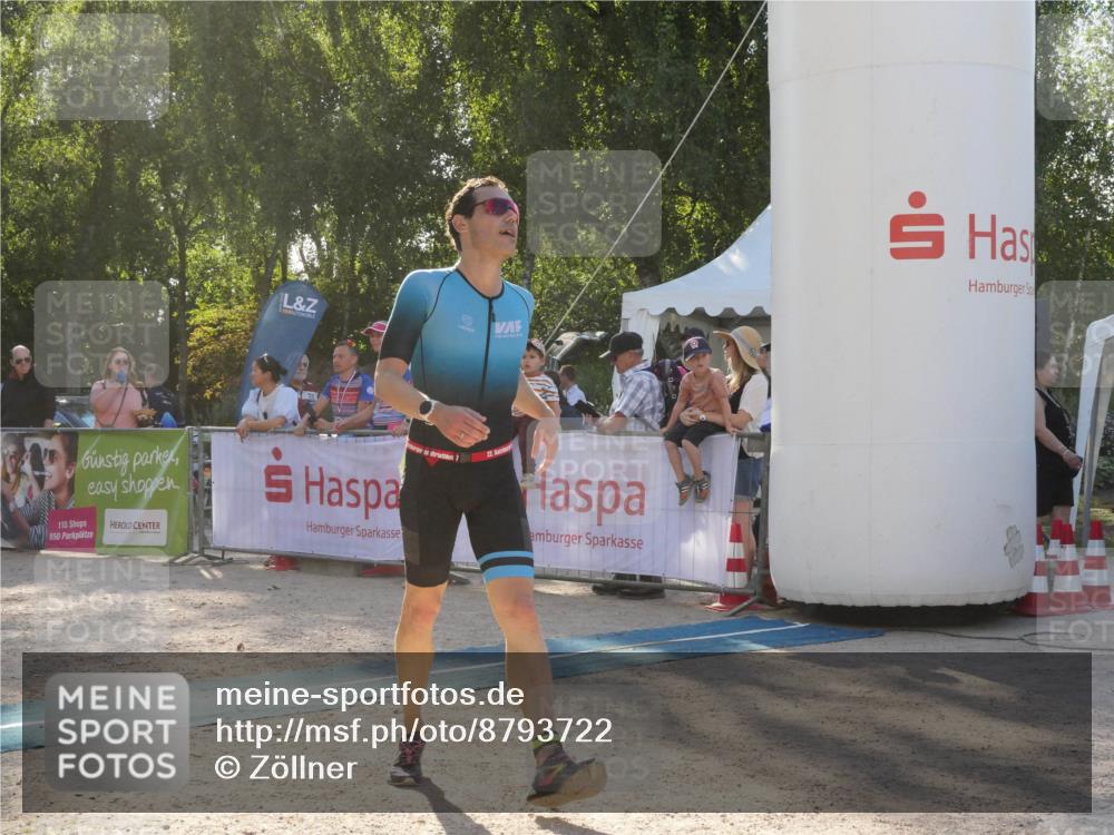 07.09.2025 - 19. Norderstedt Triathlon Zöllner http://msf.ph/oto/8793722 07.09.2025 16:39:01 Ziel 1070, 1625 meine-sportfotos.de