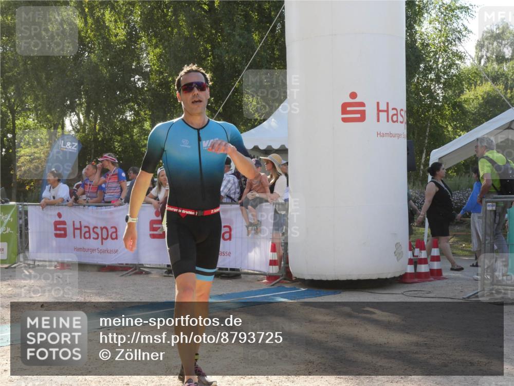 07.09.2025 - 19. Norderstedt Triathlon Zöllner http://msf.ph/oto/8793725 07.09.2025 16:39:02 Ziel 1044, 1070, 1625 meine-sportfotos.de