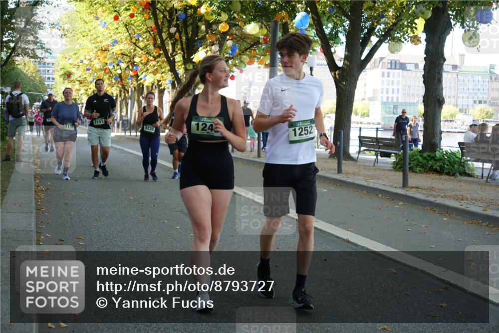 07.09.2025 - BARMER Alsterlauf Yannick Fuchs http://msf.ph/oto/8793727 07.09.2025 11:41:25 Laufen 1133, 1151, 8235, 124, 1252 meine-sportfotos.de