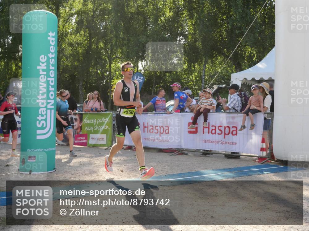 07.09.2025 - 19. Norderstedt Triathlon Zöllner http://msf.ph/oto/8793742 07.09.2025 16:39:33 Ziel 1060, 1073, 1105, 1550 meine-sportfotos.de