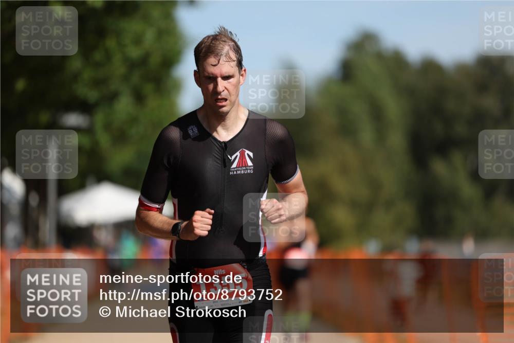 07.09.2025 - 19. Norderstedt Triathlon Michael Strokosch http://msf.ph/oto/8793752 07.09.2025 11:49:08 Laufen 196, 1278, 1355, 1394 meine-sportfotos.de