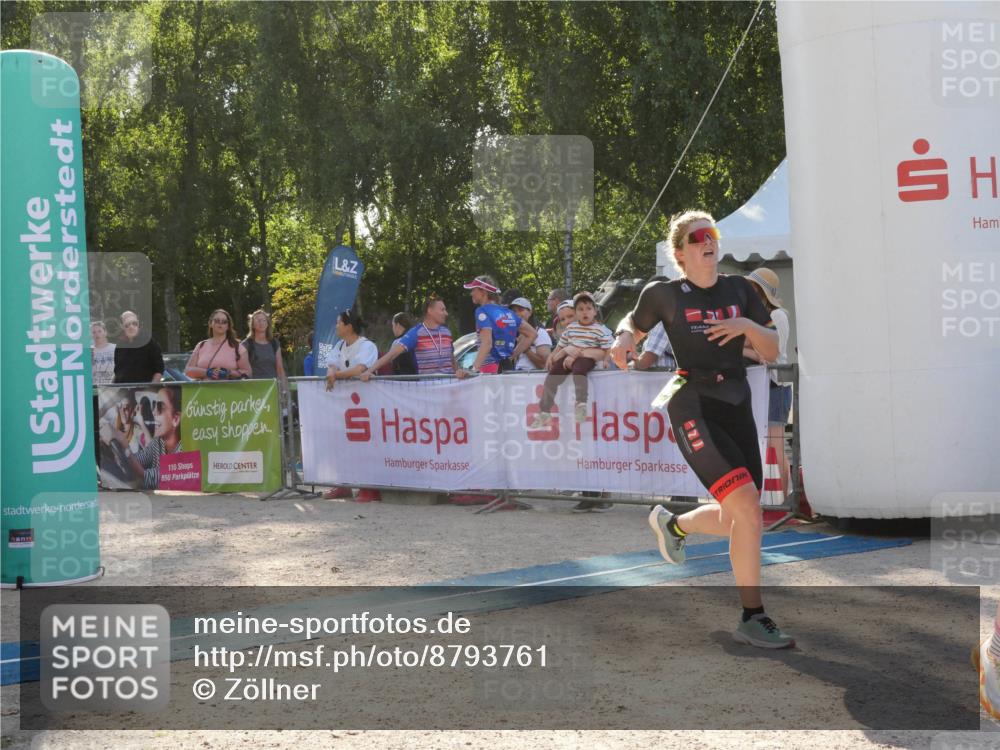 07.09.2025 - 19. Norderstedt Triathlon Zöllner http://msf.ph/oto/8793761 07.09.2025 16:39:35 Ziel 1060, 1067, 1073, 1105, 1550 meine-sportfotos.de