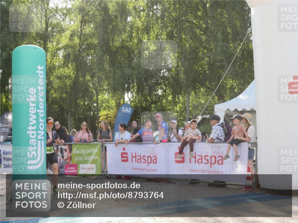 07.09.2025 - 19. Norderstedt Triathlon Zöllner http://msf.ph/oto/8793764 07.09.2025 16:39:38 Ziel 1060, 1067, 1073, 1105, 1550, 1564 meine-sportfotos.de