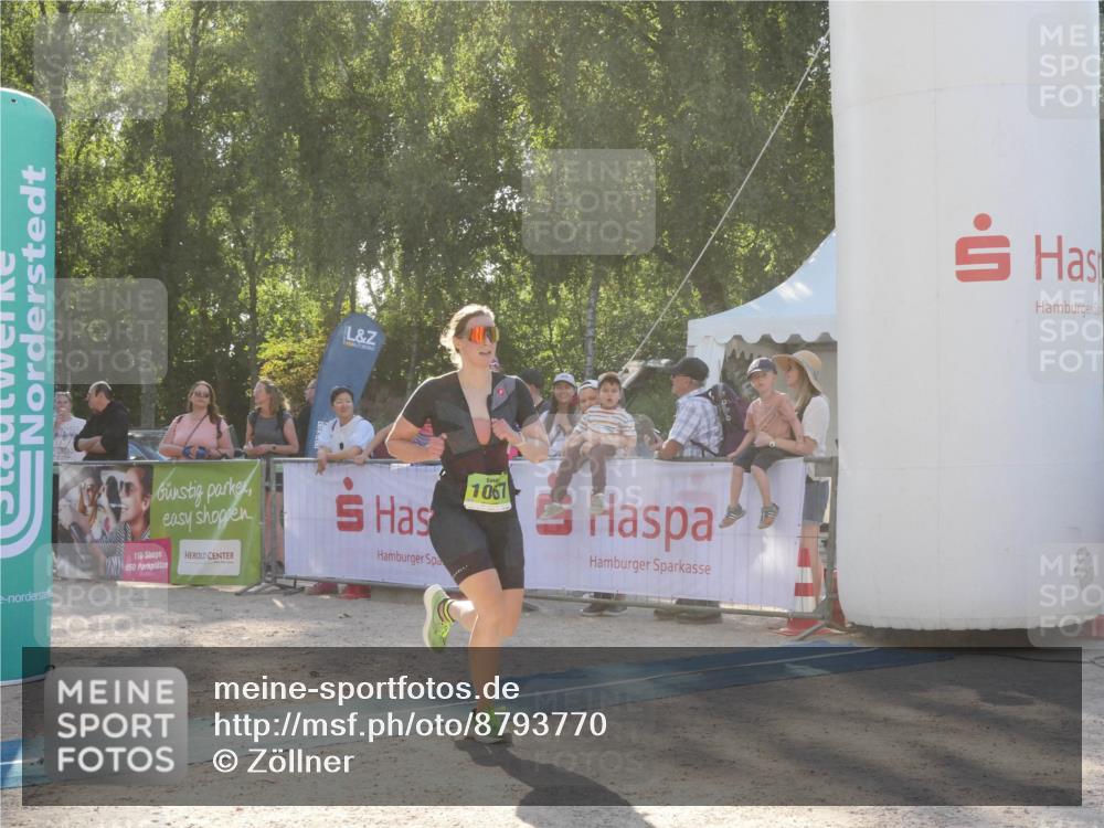 07.09.2025 - 19. Norderstedt Triathlon Zöllner http://msf.ph/oto/8793770 07.09.2025 16:39:39 Ziel 1060, 1067, 1073, 1105, 1550, 1564 meine-sportfotos.de