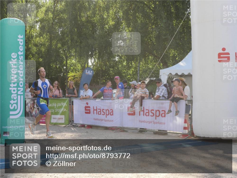 07.09.2025 - 19. Norderstedt Triathlon Zöllner http://msf.ph/oto/8793772 07.09.2025 16:39:41 Ziel 1067, 1073, 1564 meine-sportfotos.de