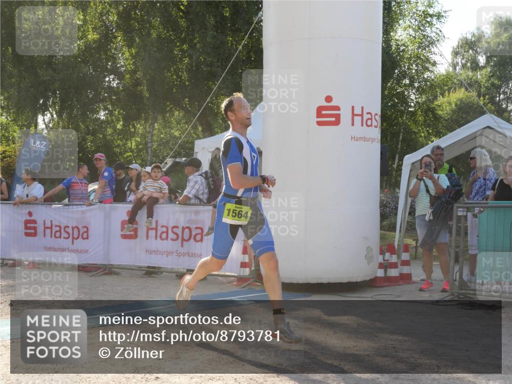07.09.2025 - 19. Norderstedt Triathlon Zöllner http://msf.ph/oto/8793781 07.09.2025 16:39:42 Ziel 1067, 1564 meine-sportfotos.de