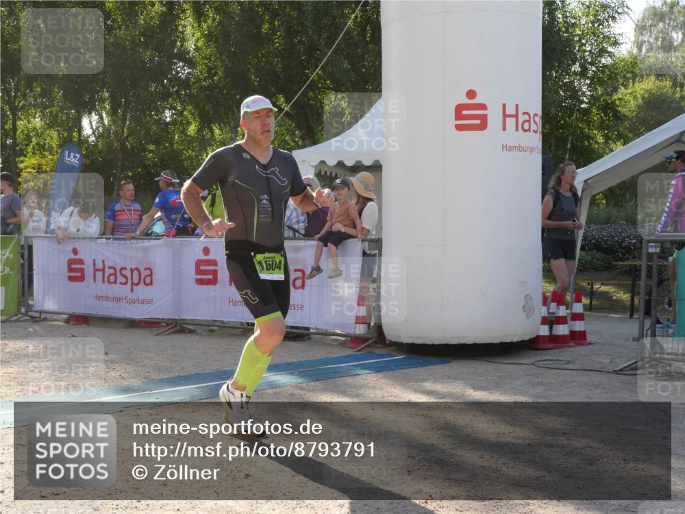 07.09.2025 - 19. Norderstedt Triathlon Zöllner http://msf.ph/oto/8793791 07.09.2025 16:40:02 Ziel 1604 meine-sportfotos.de