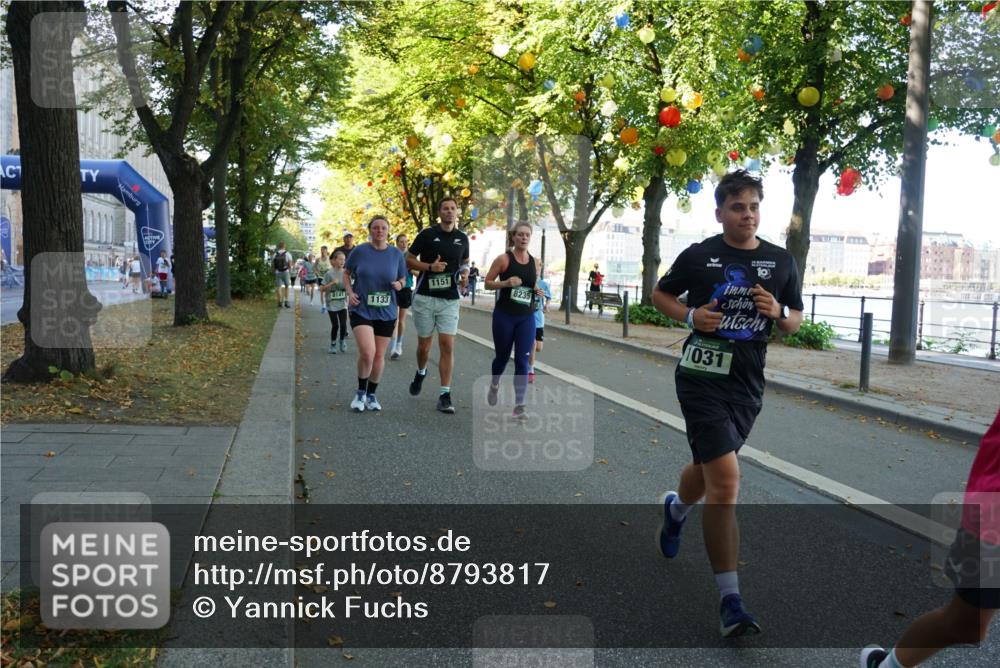 07.09.2025 - BARMER Alsterlauf Yannick Fuchs http://msf.ph/oto/8793817 07.09.2025 11:41:30 Laufen 1151, 8141, 1133, 8235, 10, 1031 meine-sportfotos.de