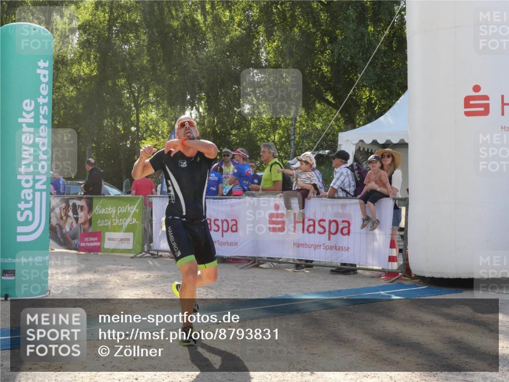 07.09.2025 - 19. Norderstedt Triathlon Zöllner http://msf.ph/oto/8793831 07.09.2025 16:40:41 Ziel 1553, 1573 meine-sportfotos.de
