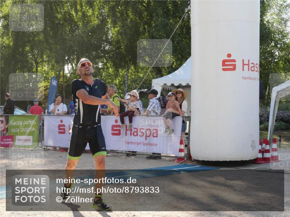 07.09.2025 - 19. Norderstedt Triathlon Zöllner http://msf.ph/oto/8793833 07.09.2025 16:40:41 Ziel 1553, 1573 meine-sportfotos.de