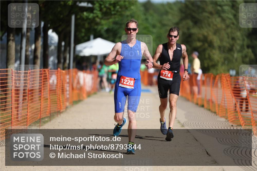07.09.2025 - 19. Norderstedt Triathlon Michael Strokosch http://msf.ph/oto/8793844 07.09.2025 11:49:33 Laufen 774, 1228 meine-sportfotos.de