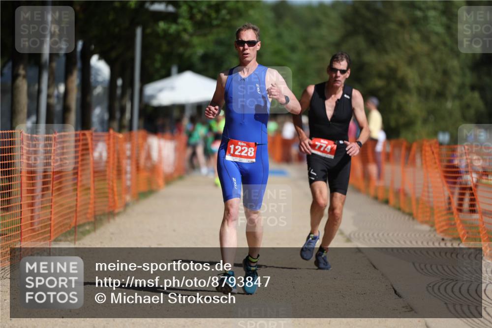 07.09.2025 - 19. Norderstedt Triathlon Michael Strokosch http://msf.ph/oto/8793847 07.09.2025 11:49:33 Laufen 774, 1228 meine-sportfotos.de