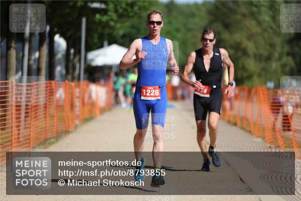 07.09.2025 - 19. Norderstedt Triathlon Michael Strokosch http://msf.ph/oto/8793855 07.09.2025 11:49:33 Laufen 774, 1228 meine-sportfotos.de