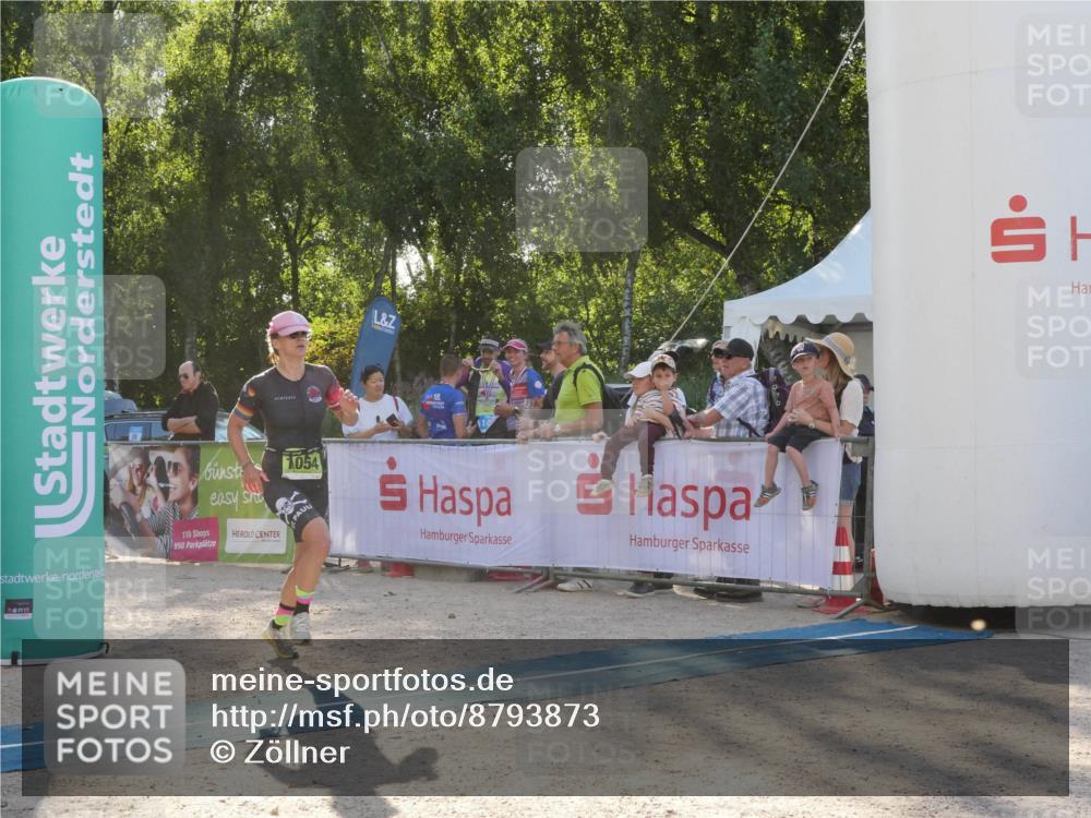 07.09.2025 - 19. Norderstedt Triathlon Zöllner http://msf.ph/oto/8793873 07.09.2025 16:41:03 Ziel 407, 1054 meine-sportfotos.de