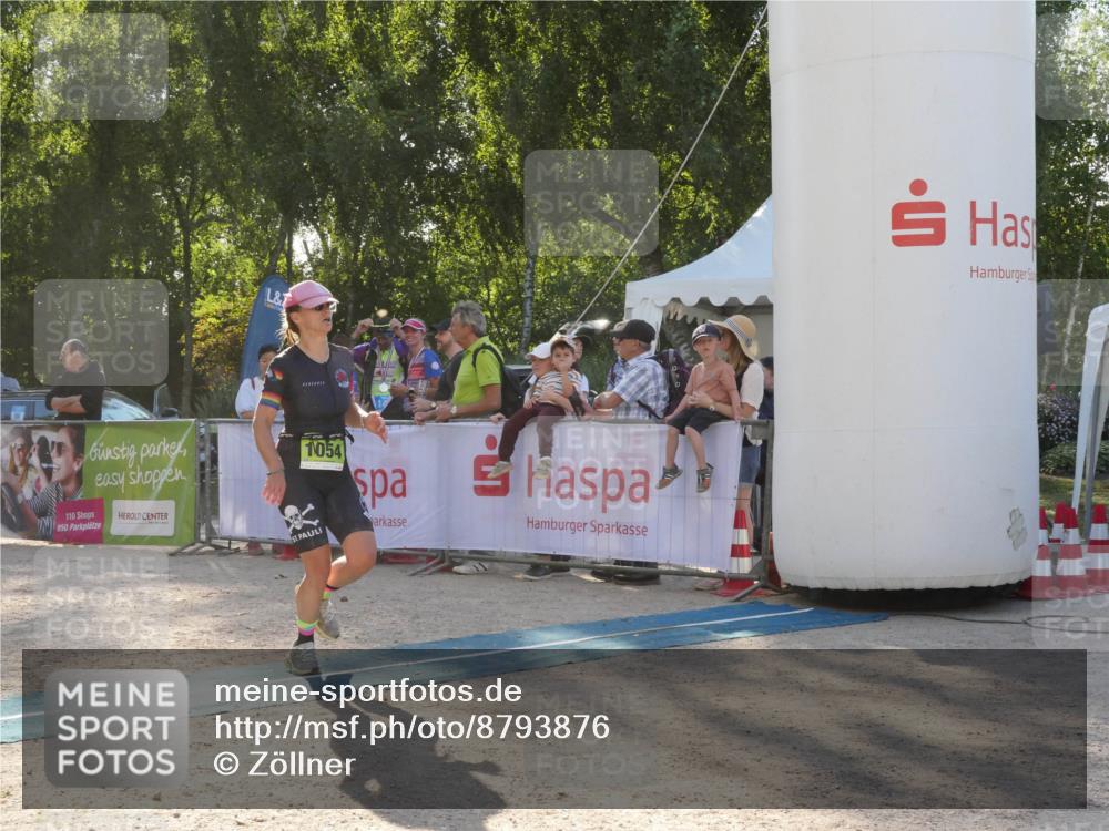 07.09.2025 - 19. Norderstedt Triathlon Zöllner http://msf.ph/oto/8793876 07.09.2025 16:41:03 Ziel 407, 1054 meine-sportfotos.de