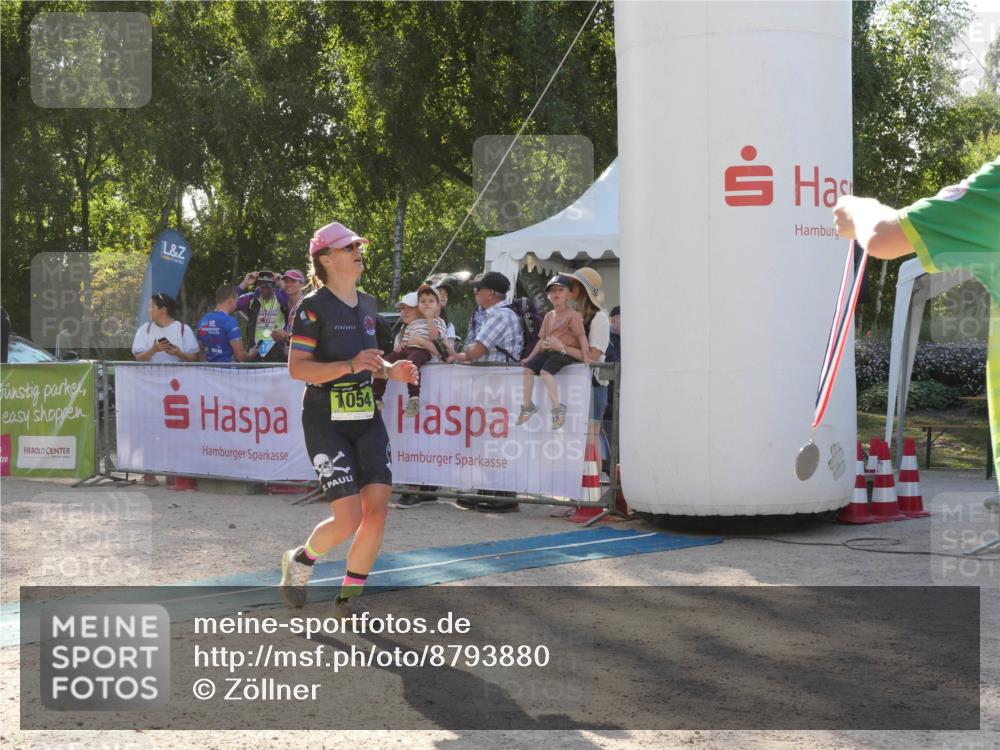07.09.2025 - 19. Norderstedt Triathlon Zöllner http://msf.ph/oto/8793880 07.09.2025 16:41:04 Ziel 407, 1054 meine-sportfotos.de