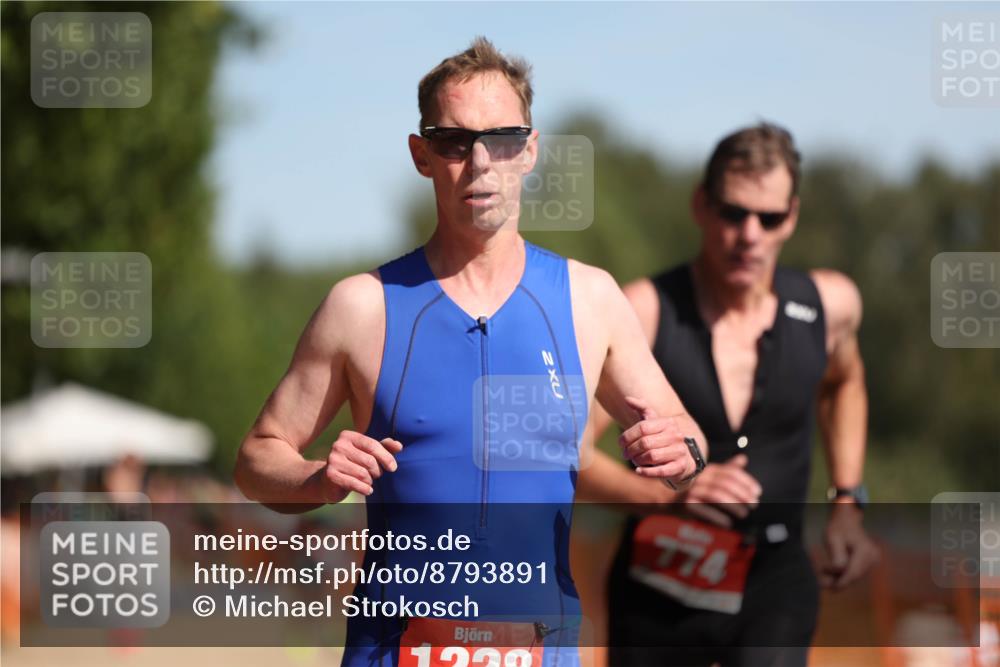 07.09.2025 - 19. Norderstedt Triathlon Michael Strokosch http://msf.ph/oto/8793891 07.09.2025 11:49:37 Laufen 774, 1228 meine-sportfotos.de