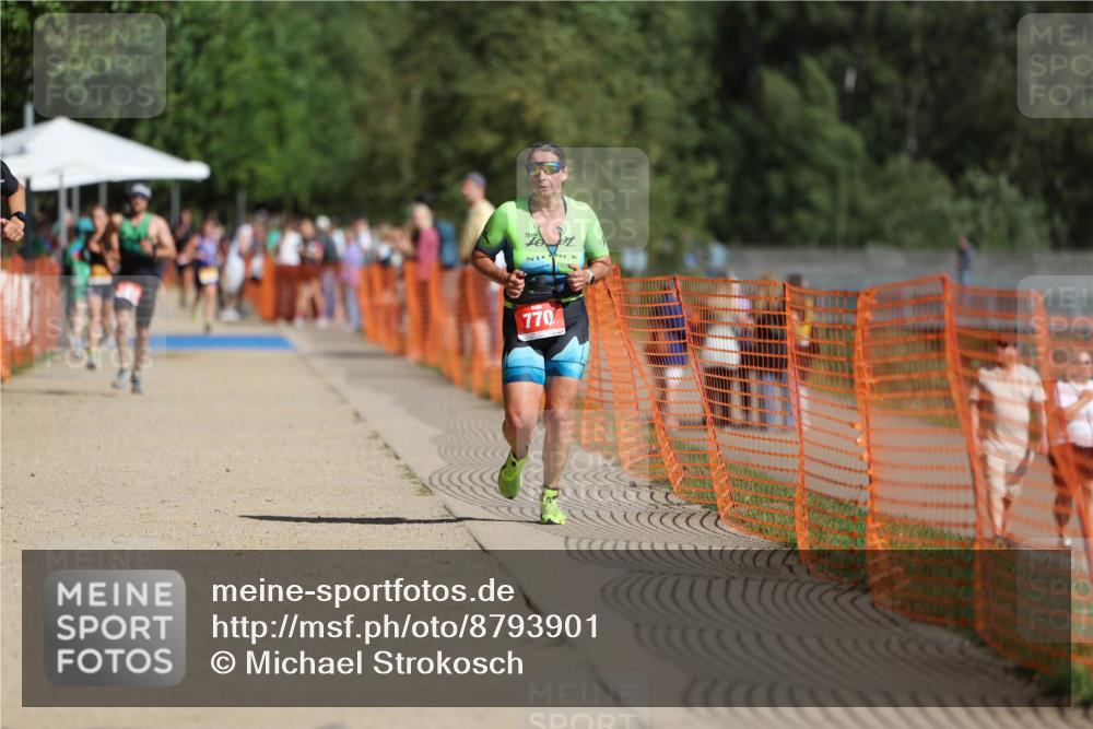 07.09.2025 - 19. Norderstedt Triathlon Michael Strokosch http://msf.ph/oto/8793901 07.09.2025 11:49:42 Laufen 770, 1184 meine-sportfotos.de