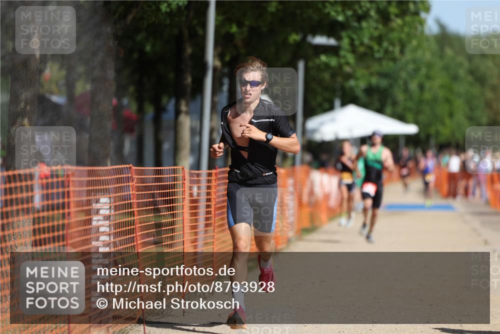 07.09.2025 - 19. Norderstedt Triathlon Michael Strokosch http://msf.ph/oto/8793928 07.09.2025 11:49:44 Laufen 770, 1184, 1383 meine-sportfotos.de