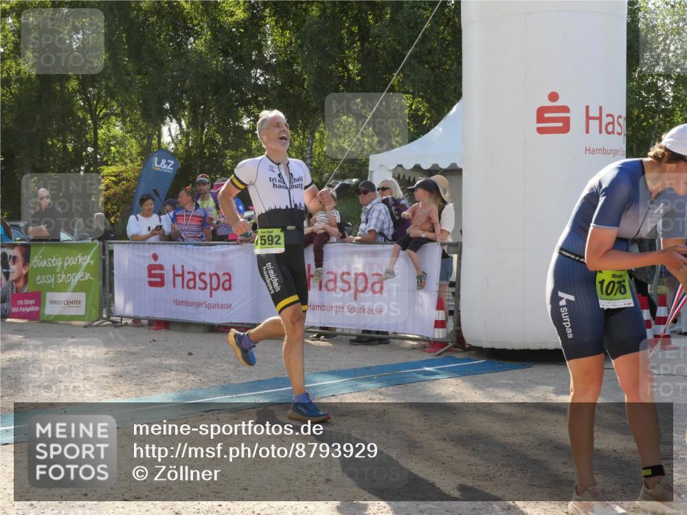 07.09.2025 - 19. Norderstedt Triathlon Zöllner http://msf.ph/oto/8793929 07.09.2025 16:41:37 Ziel 1076, 1592 meine-sportfotos.de