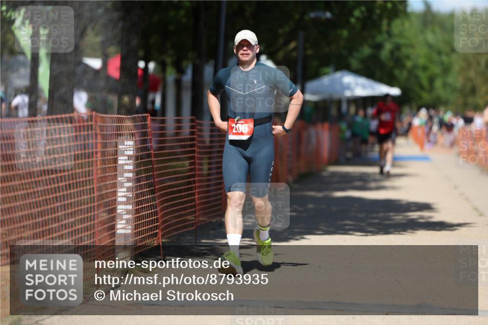 07.09.2025 - 19. Norderstedt Triathlon Michael Strokosch http://msf.ph/oto/8793935 07.09.2025 13:45:24 Laufen 193, 206 meine-sportfotos.de
