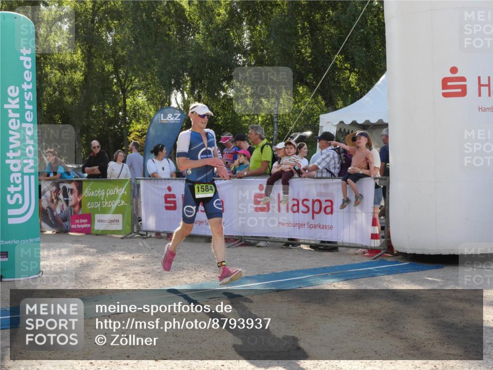 07.09.2025 - 19. Norderstedt Triathlon Zöllner http://msf.ph/oto/8793937 07.09.2025 16:41:52 Ziel 1584, 1595 meine-sportfotos.de